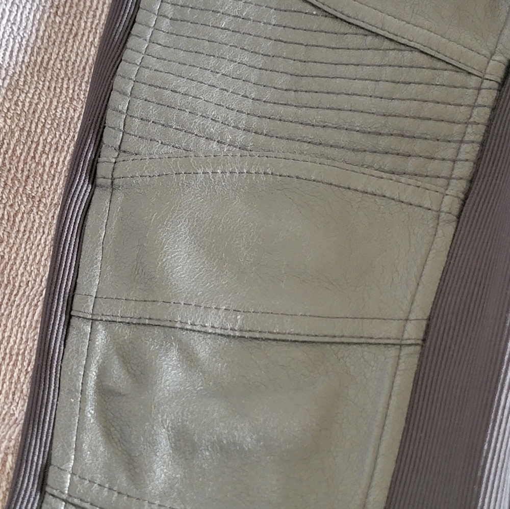 BCBGMaxAzria "Khalin" Women's Sz XS Black Leggings with Zipper Detail LIKE NEW - Picture 16 of 16